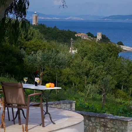 Martini Waterfront Suites Fiskardo Exterior foto