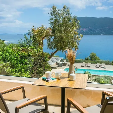Martini Waterfront Suites Fiskardo Exterior foto