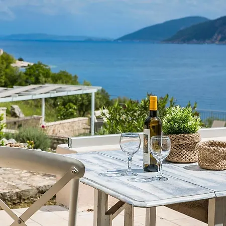 Martini Waterfront Suites Fiskardo Exterior foto