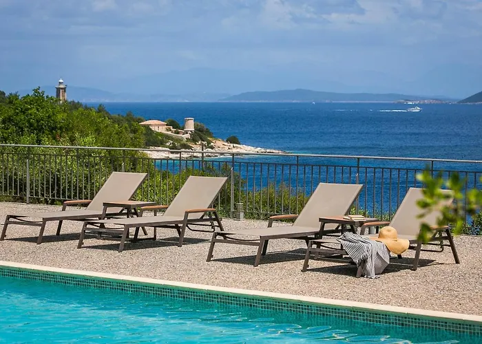 Martini Waterfront Suites